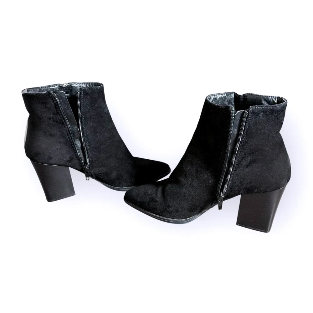Forever 21 Black Suede Pointed Toe Ankle Booties Block Heel Zipper Detail Size 6